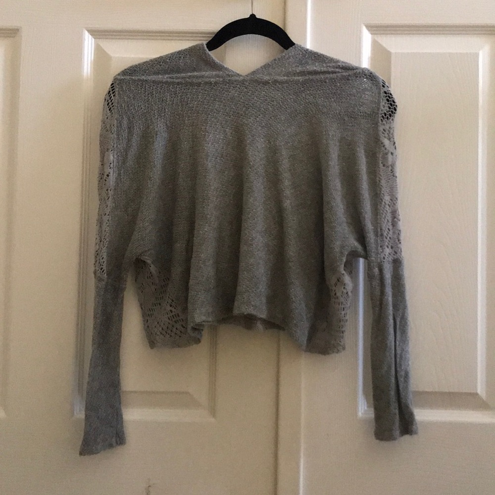 NWOT Grey Light Hooded Crop Top w Patterned Back